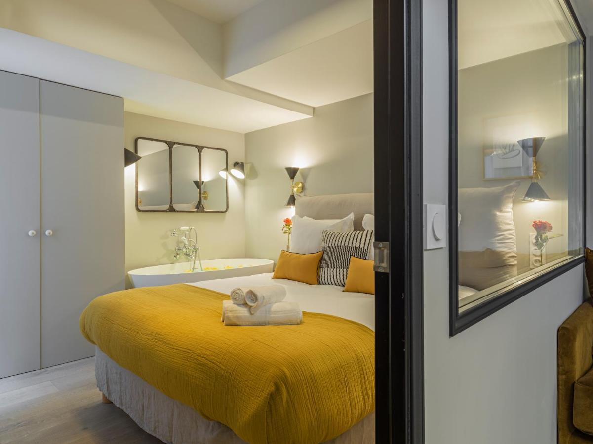 Fabulous Grey Apartment Париж Екстериор снимка