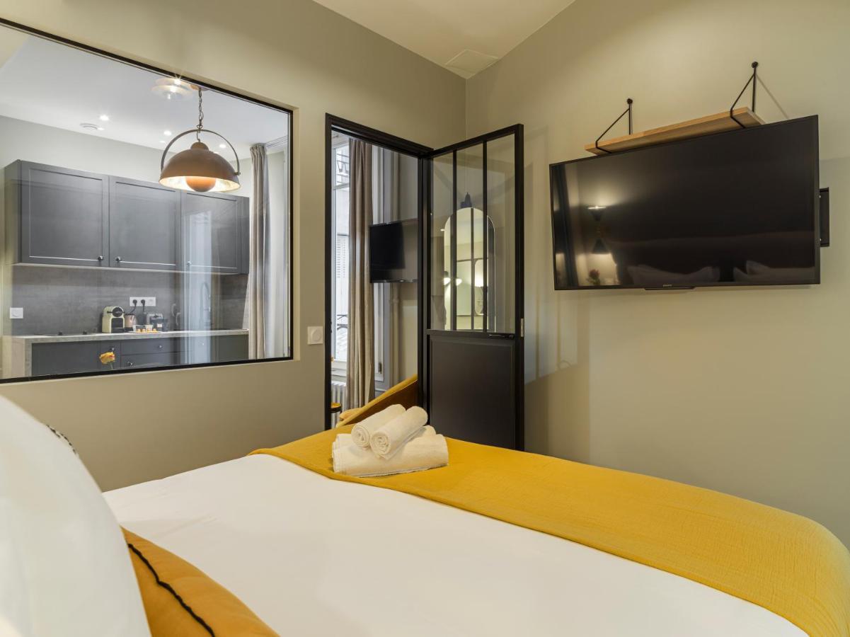 Fabulous Grey Apartment Париж Екстериор снимка