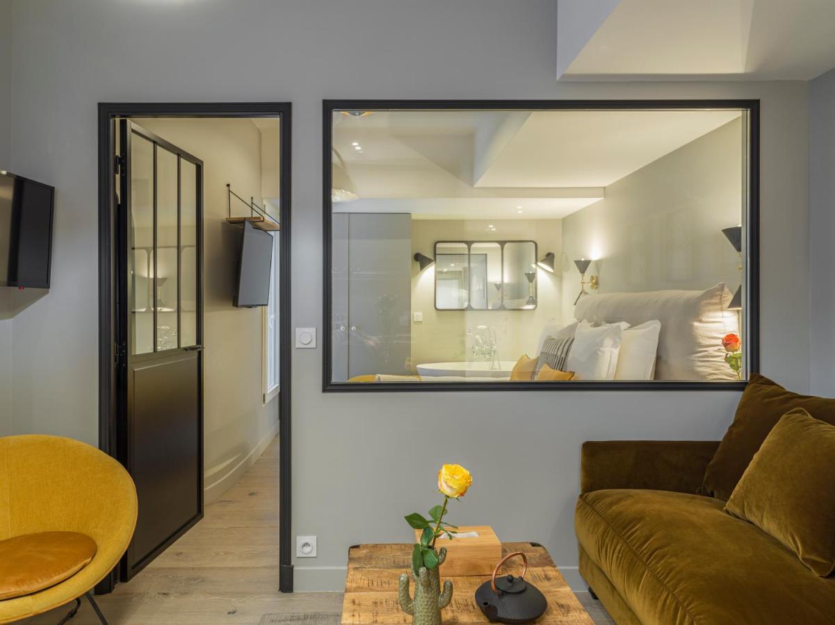 Fabulous Grey Apartment Париж Екстериор снимка