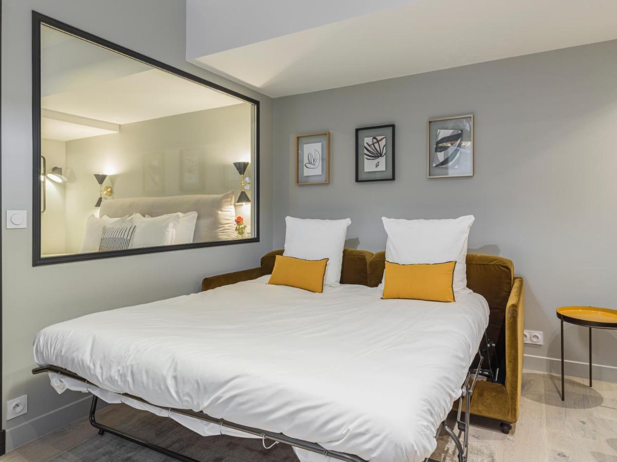 Fabulous Grey Apartment Париж Екстериор снимка