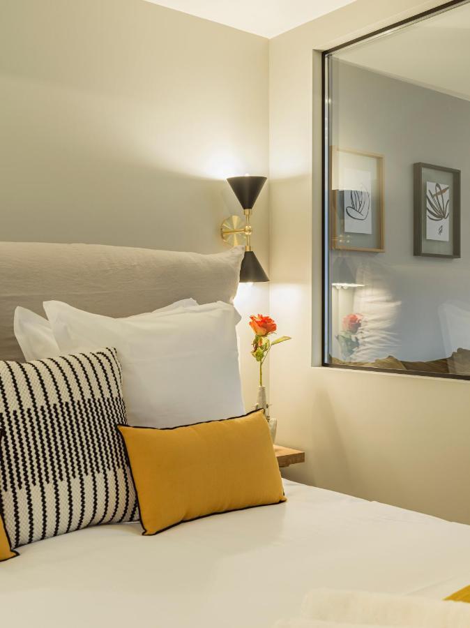 Fabulous Grey Apartment Париж Екстериор снимка